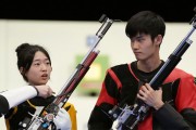 ✈️凯旋！网友偶遇盛李豪、黄雨婷乘飞机回国