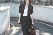 前女排球员任冰冰更新社媒：黑色礼服展现曼妙身材